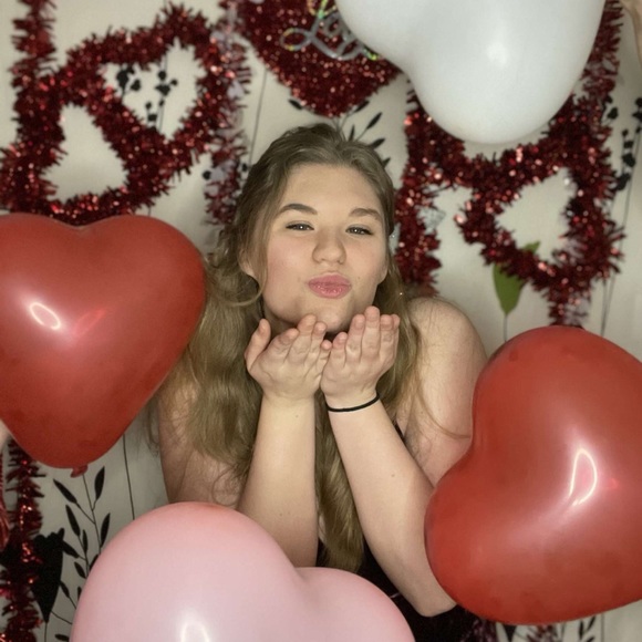 Meet your Posher, Megan - Picture 1 of 1